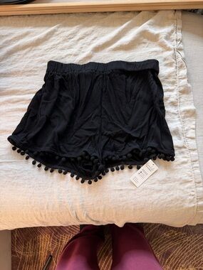 Cupshe Black Pom Pom Hem Lounge Shorts